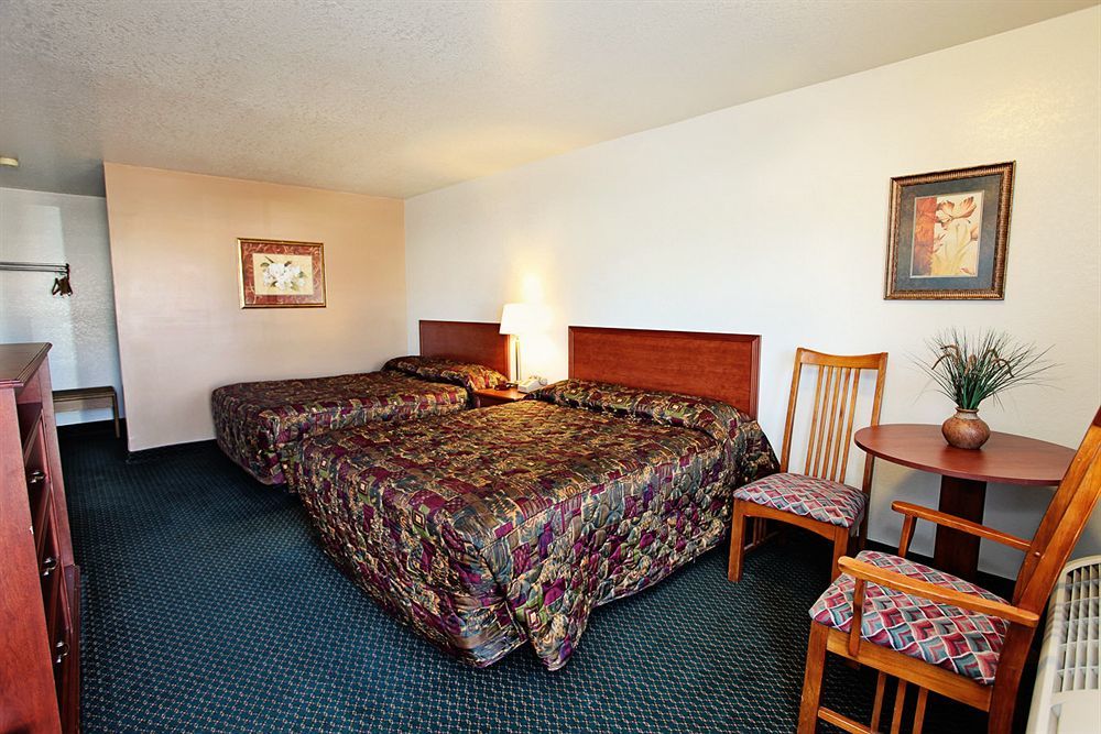 National 9 Mount Nebo Motel Nephi Exterior photo